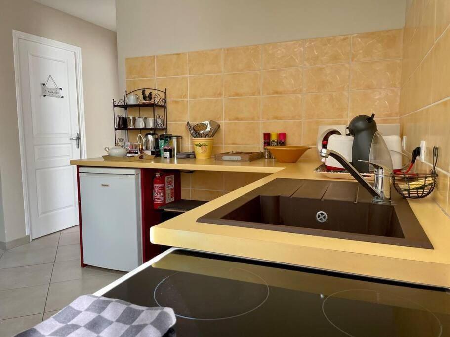 Logis Saint-Martin By Melrose Apartment ภายนอก รูปภาพ